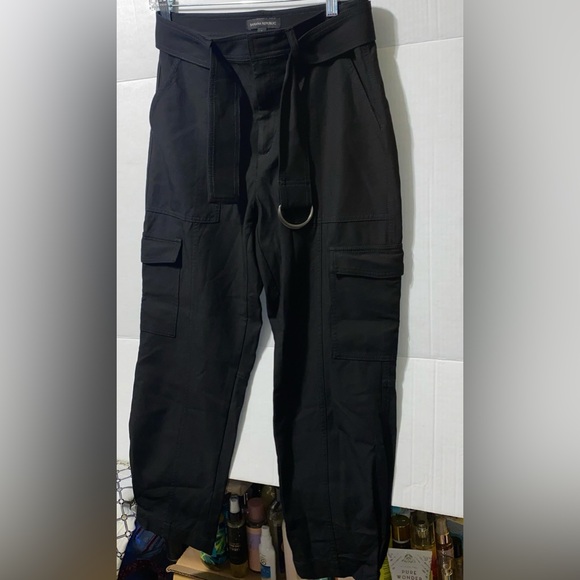 BANANA REPUBLIC HIGH RISE TAPERED BLACK CARGO PANTS - Picture 1 of 6